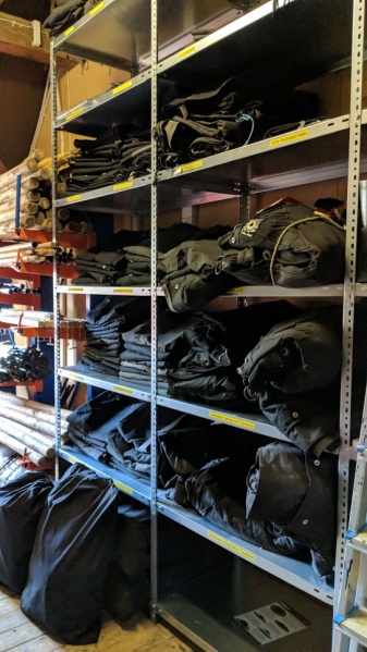 Datei:Materiallagergengenbachjurten.jpg