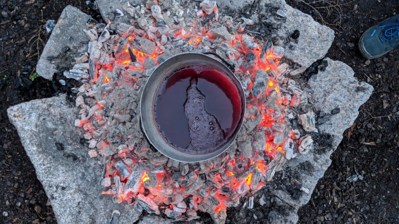 Datei:Gluehweinaufglut.jpg