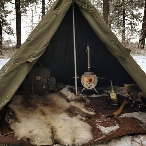 Datei:Polishlavvugstove.jpg